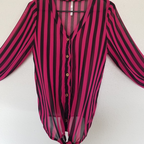 Black/Pink Button Down Top - Picture 3 of 7